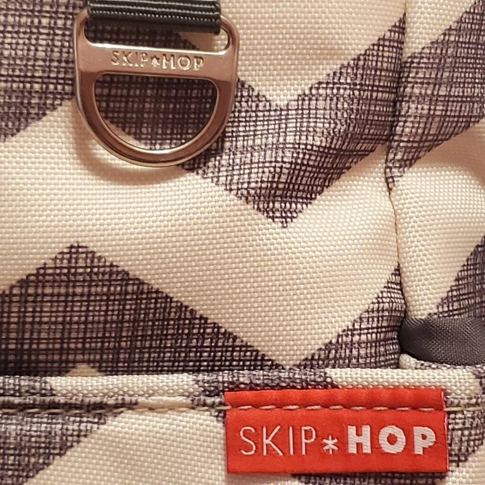 SkipHop Gray/White Chevron Duo Signature Diaper Bag w/Changing Pad